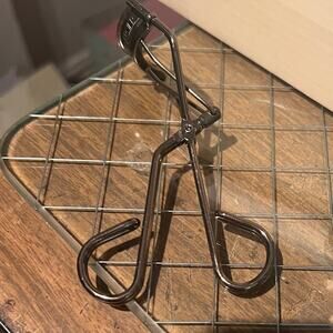 Laura mercier eyelash curler